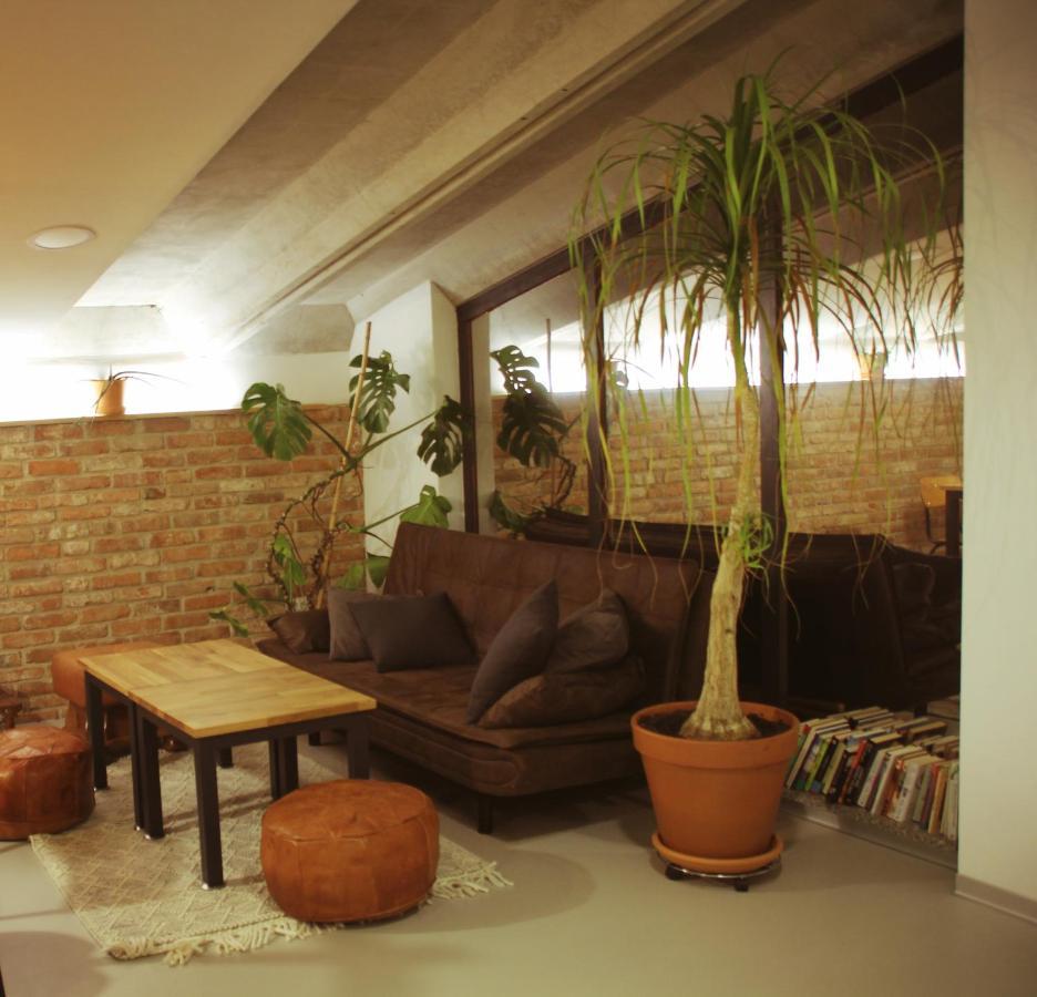 Garage Hostel Нова Горица Екстериор снимка