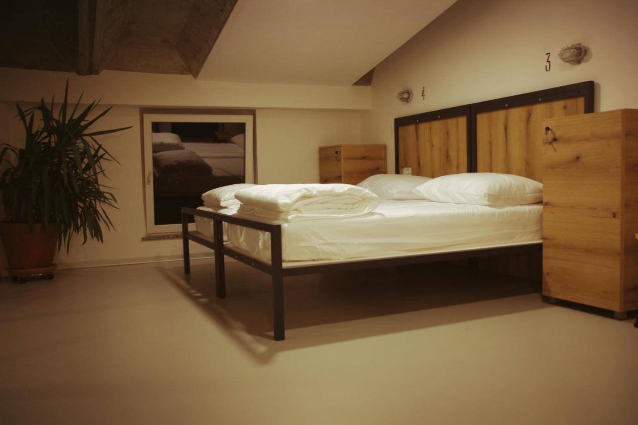 Garage Hostel Нова Горица Екстериор снимка