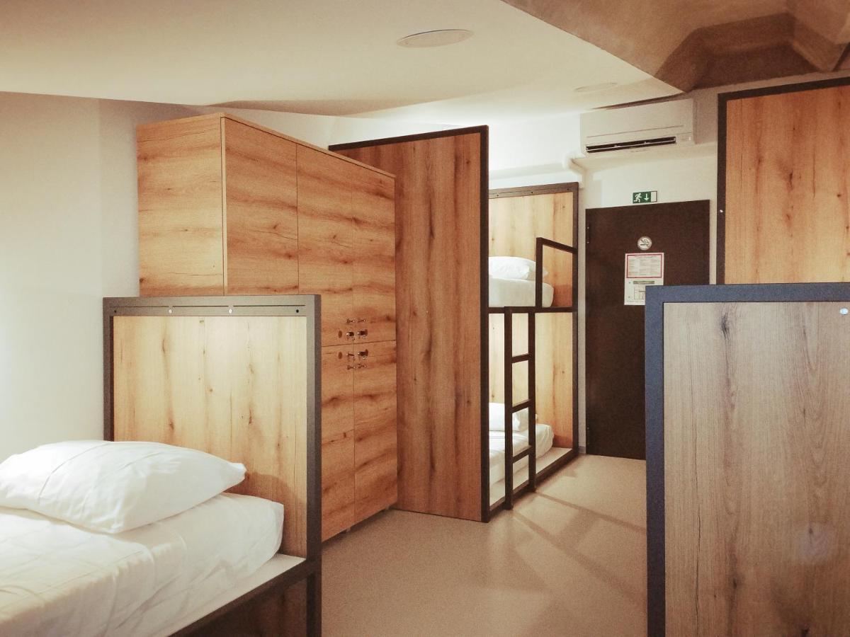 Garage Hostel Нова Горица Екстериор снимка